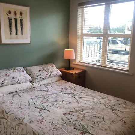 Beach-stroll * Burrow