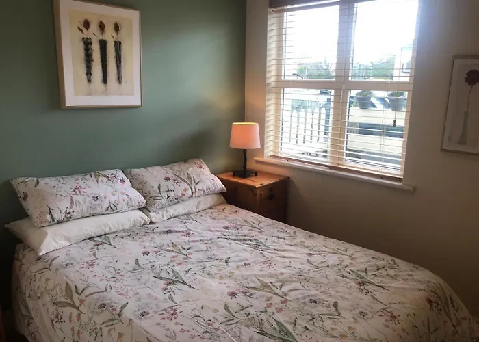 Beach-stroll * Burrow